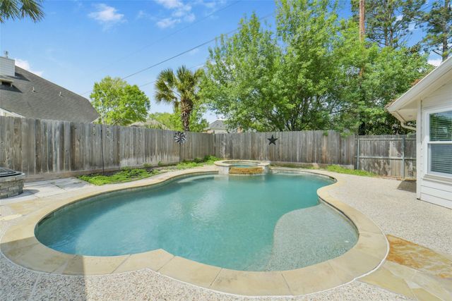 402 Sterling Heights Lane, Houston, TX 77094