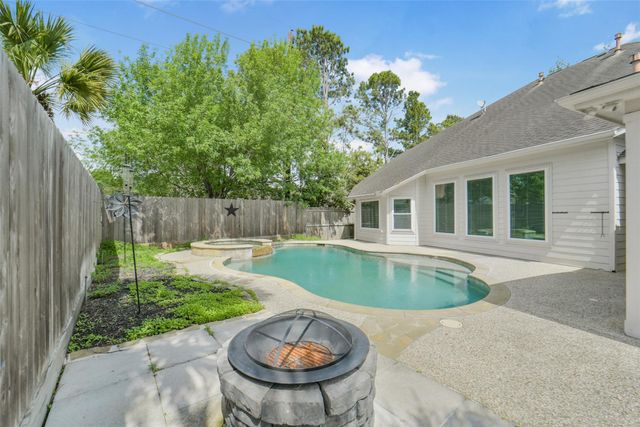 402 Sterling Heights Lane, Houston, TX 77094