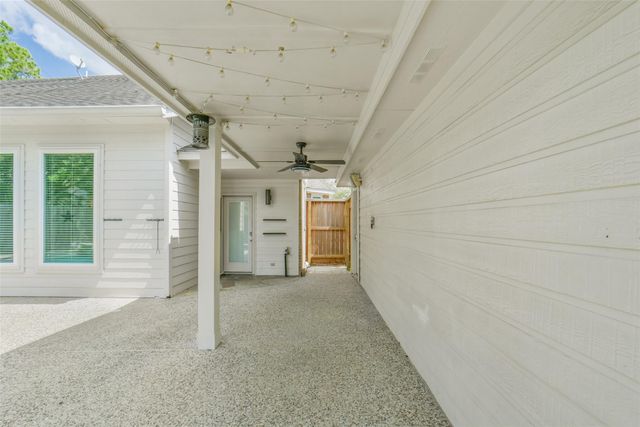 402 Sterling Heights Lane, Houston, TX 77094