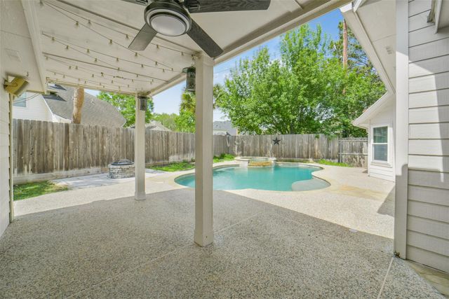 402 Sterling Heights Lane, Houston, TX 77094