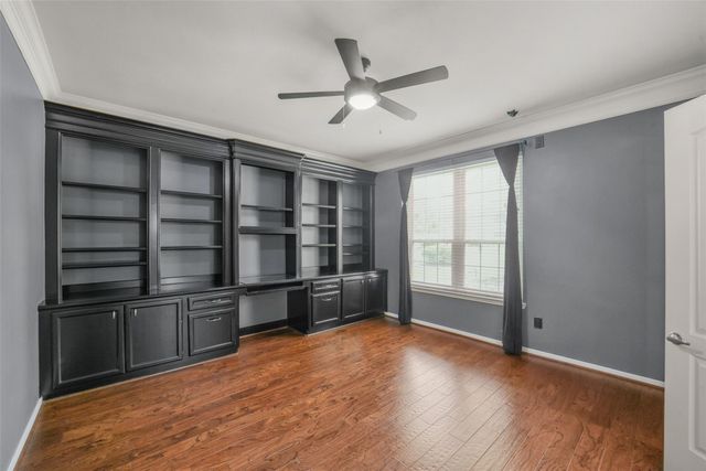 402 Sterling Heights Lane, Houston, TX 77094