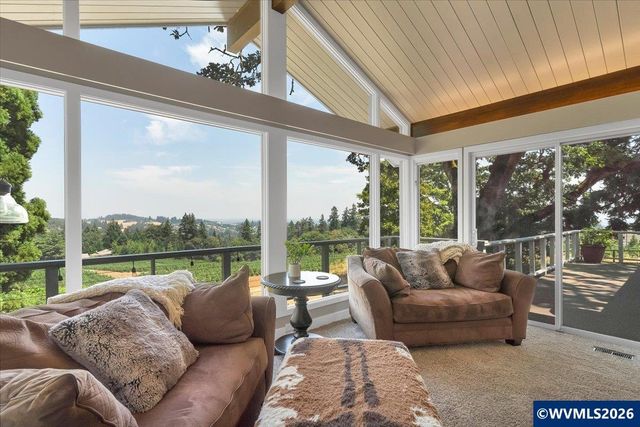 3323 Belvedere St NW, Salem, OR 97304