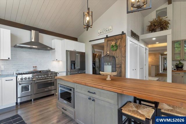 3323 Belvedere St NW, Salem, OR 97304