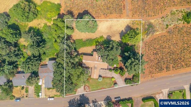 3323 Belvedere St NW, Salem, OR 97304