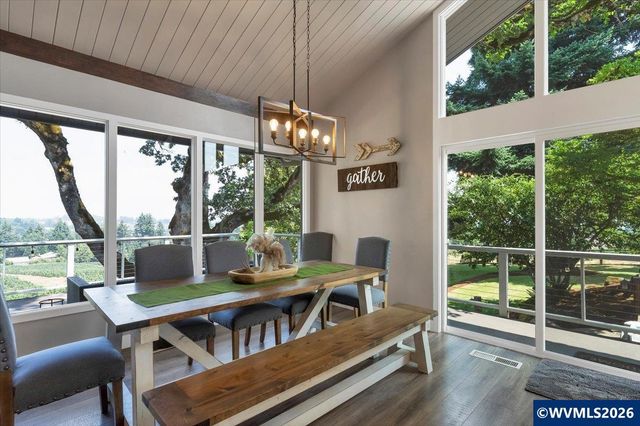 3323 Belvedere St NW, Salem, OR 97304