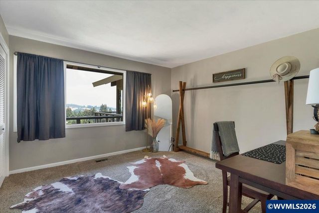 3323 Belvedere St NW, Salem, OR 97304
