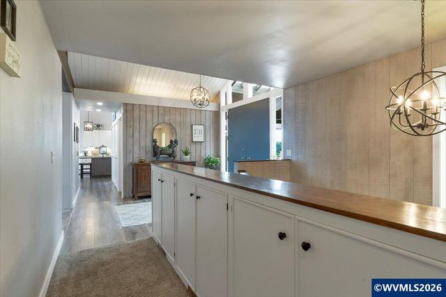 3323 Belvedere St NW, Salem, OR 97304
