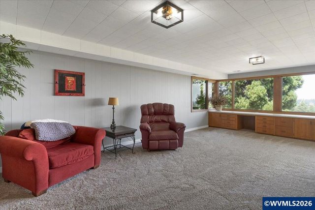 3323 Belvedere St NW, Salem, OR 97304