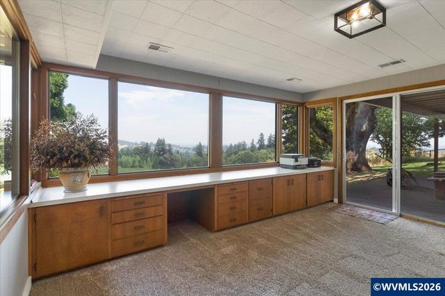 3323 Belvedere St NW, Salem, OR 97304