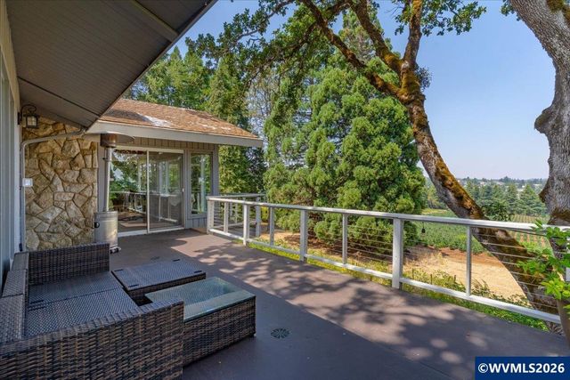 3323 Belvedere St NW, Salem, OR 97304