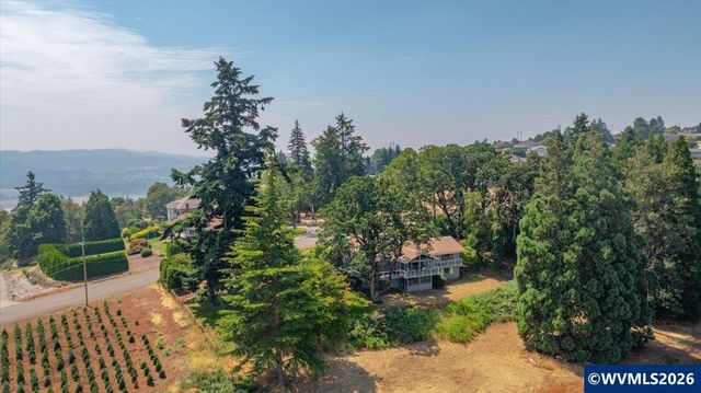 3323 Belvedere St NW, Salem, OR 97304