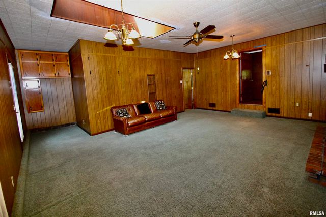 202 STERLING Street, Washington, IL 61571