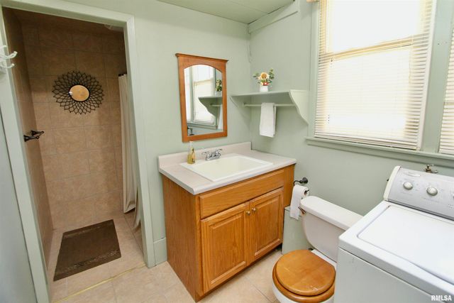 202 STERLING Street, Washington, IL 61571