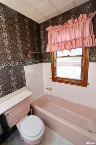 202 STERLING Street, Washington, IL 61571