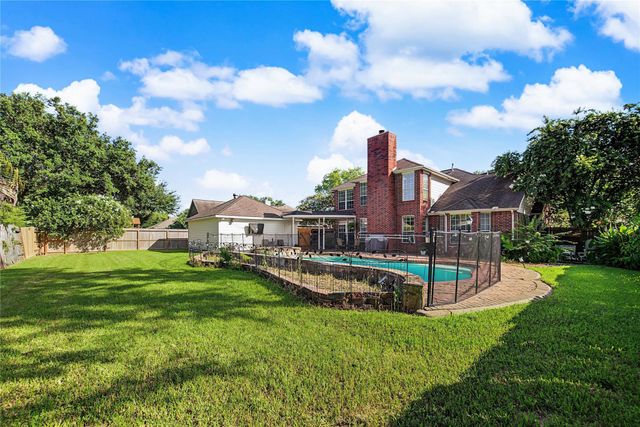 1707 Brill Drive, Friendswood, TX 77546