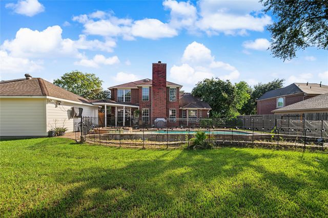 1707 Brill Drive, Friendswood, TX 77546