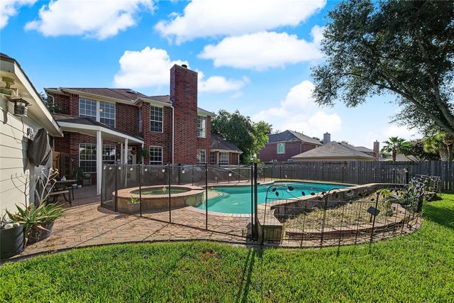 1707 Brill Drive, Friendswood, TX 77546