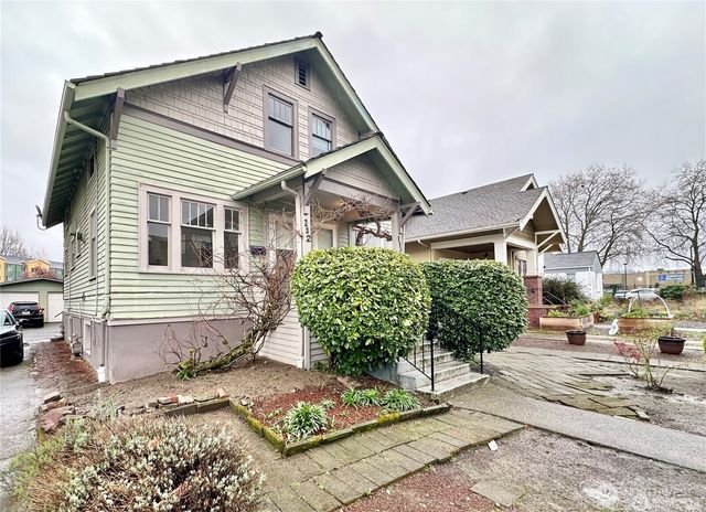 114 Wells Avenue S, Renton, WA 98057