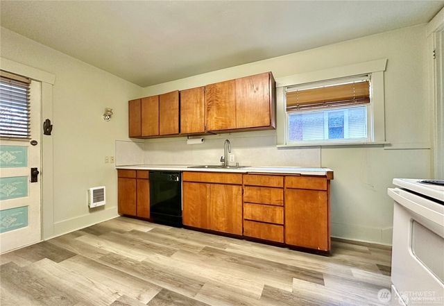 114 Wells Avenue S, Renton, WA 98057