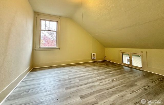 114 Wells Avenue S, Renton, WA 98057