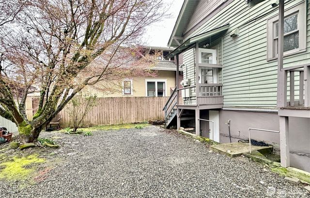 114 Wells Avenue S, Renton, WA 98057