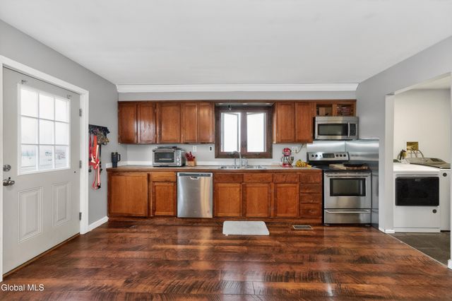 4123 County Route 21, Stuyvesant, NY 12156