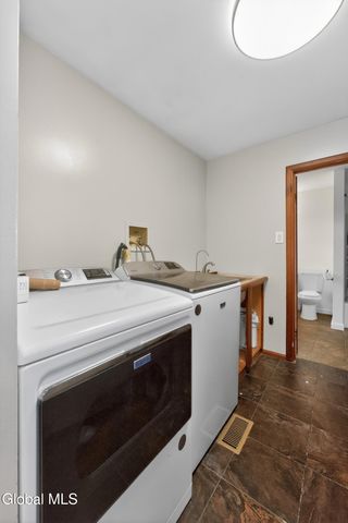 4123 County Route 21, Stuyvesant, NY 12156