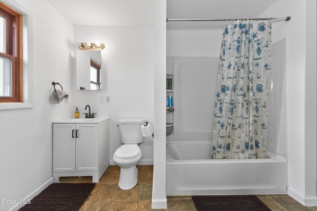 4123 County Route 21, Stuyvesant, NY 12156