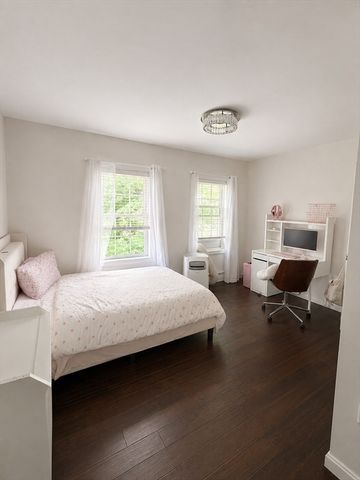 4 Wilder St, Leominster, MA 01453