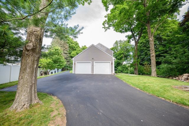 4 Wilder St, Leominster, MA 01453
