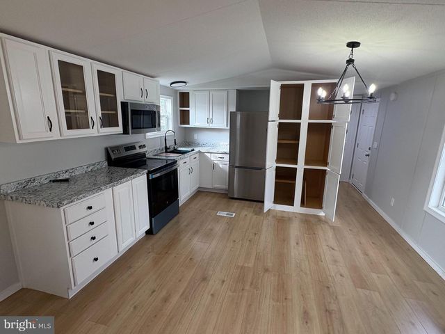 102 PINE CONE DR #102, Dover, DE 19901