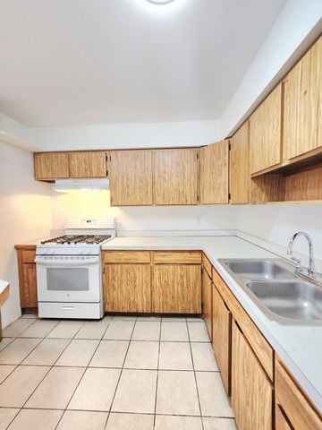 9409 5th Street, Highland, IN 46322