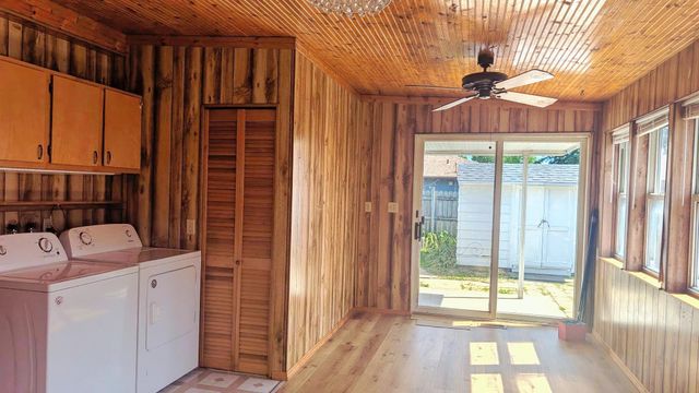 9409 5th Street, Highland, IN 46322
