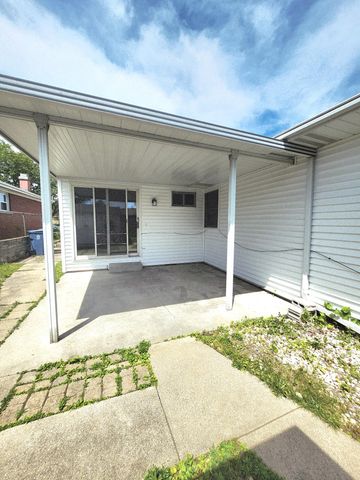 9409 5th Street, Highland, IN 46322