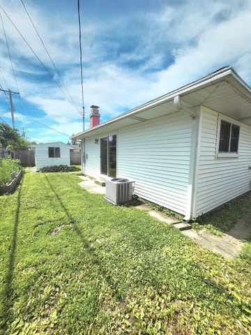 9409 5th Street, Highland, IN 46322