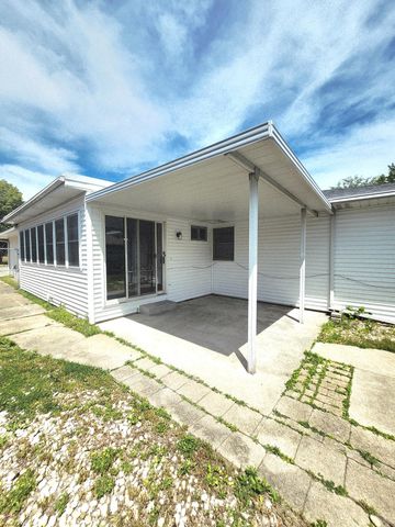 9409 5th Street, Highland, IN 46322