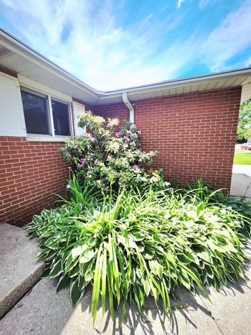 9409 5th Street, Highland, IN 46322