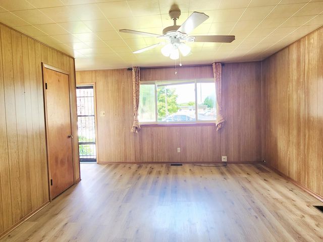 9409 5th Street, Highland, IN 46322