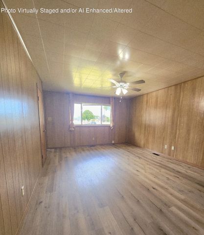 9409 5th Street, Highland, IN 46322