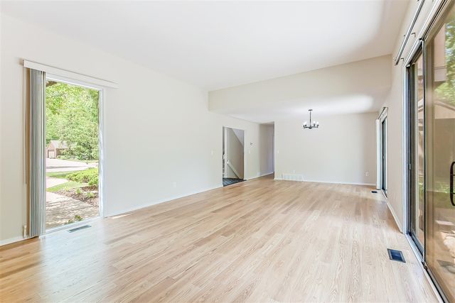 10 Westbury Court, Ann Arbor, MI 48105
