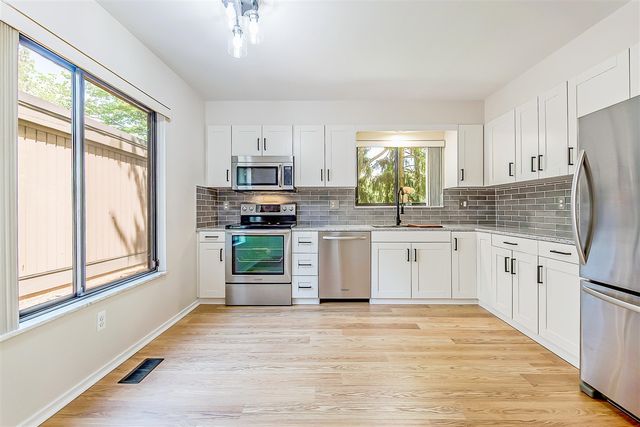 10 Westbury Court, Ann Arbor, MI 48105