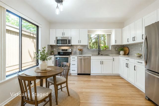 10 Westbury Court, Ann Arbor, MI 48105