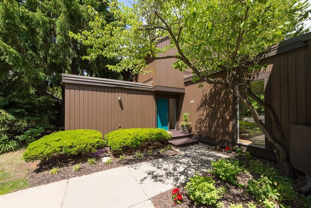 10 Westbury Court, Ann Arbor, MI 48105