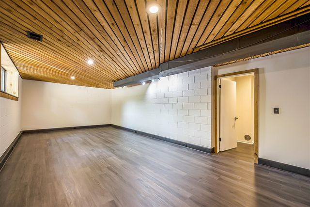 10 Westbury Court, Ann Arbor, MI 48105