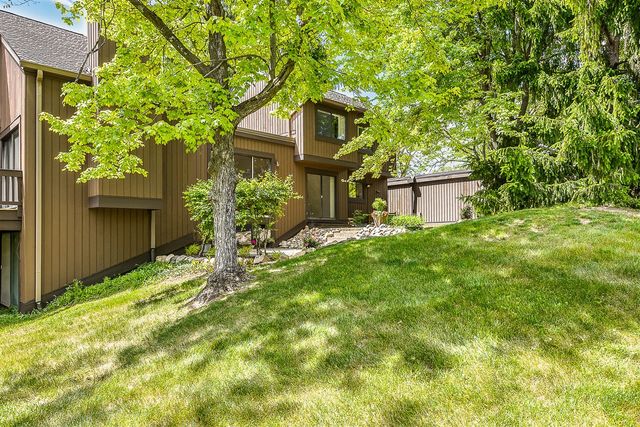 10 Westbury Court, Ann Arbor, MI 48105