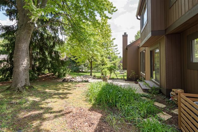 10 Westbury Court, Ann Arbor, MI 48105