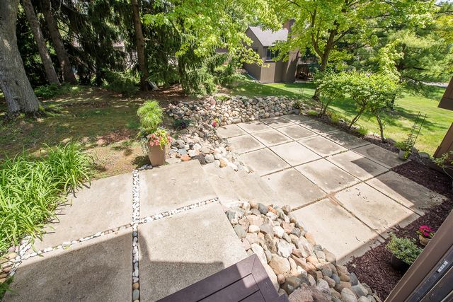10 Westbury Court, Ann Arbor, MI 48105