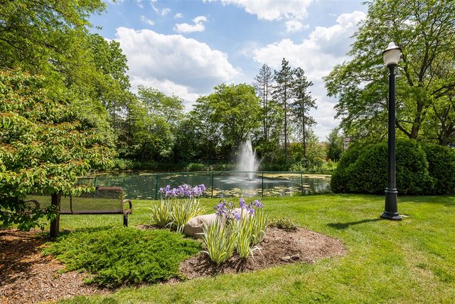 10 Westbury Court, Ann Arbor, MI 48105