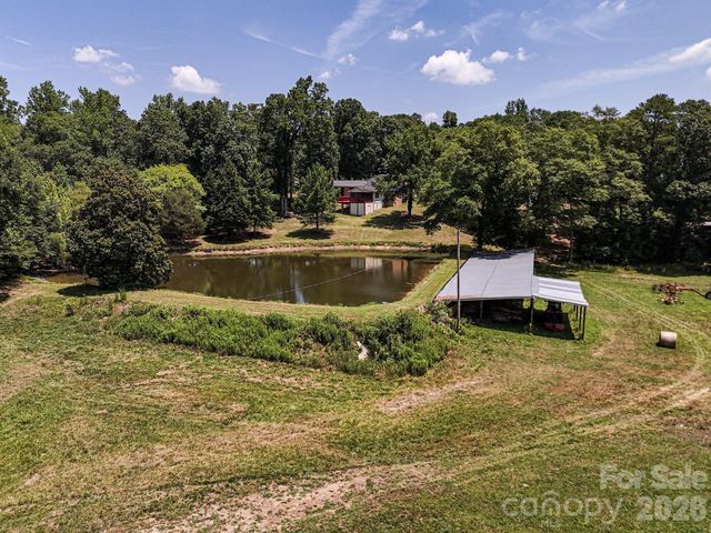 813 Robinson Clemmer Road, Dallas, NC 28034