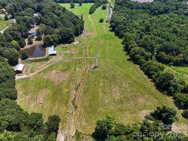 813 Robinson Clemmer Road, Dallas, NC 28034